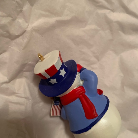 HALLMARK HOLIDAY ORNAMENT COLLECTION 2012 THE PATRIOTIC SNOWMAN NEVER USED - Picture 13 of 17